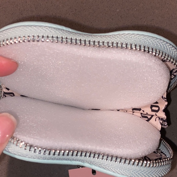 Juicy Couture Light Blue Heart Pouch - Picture 2 of 5